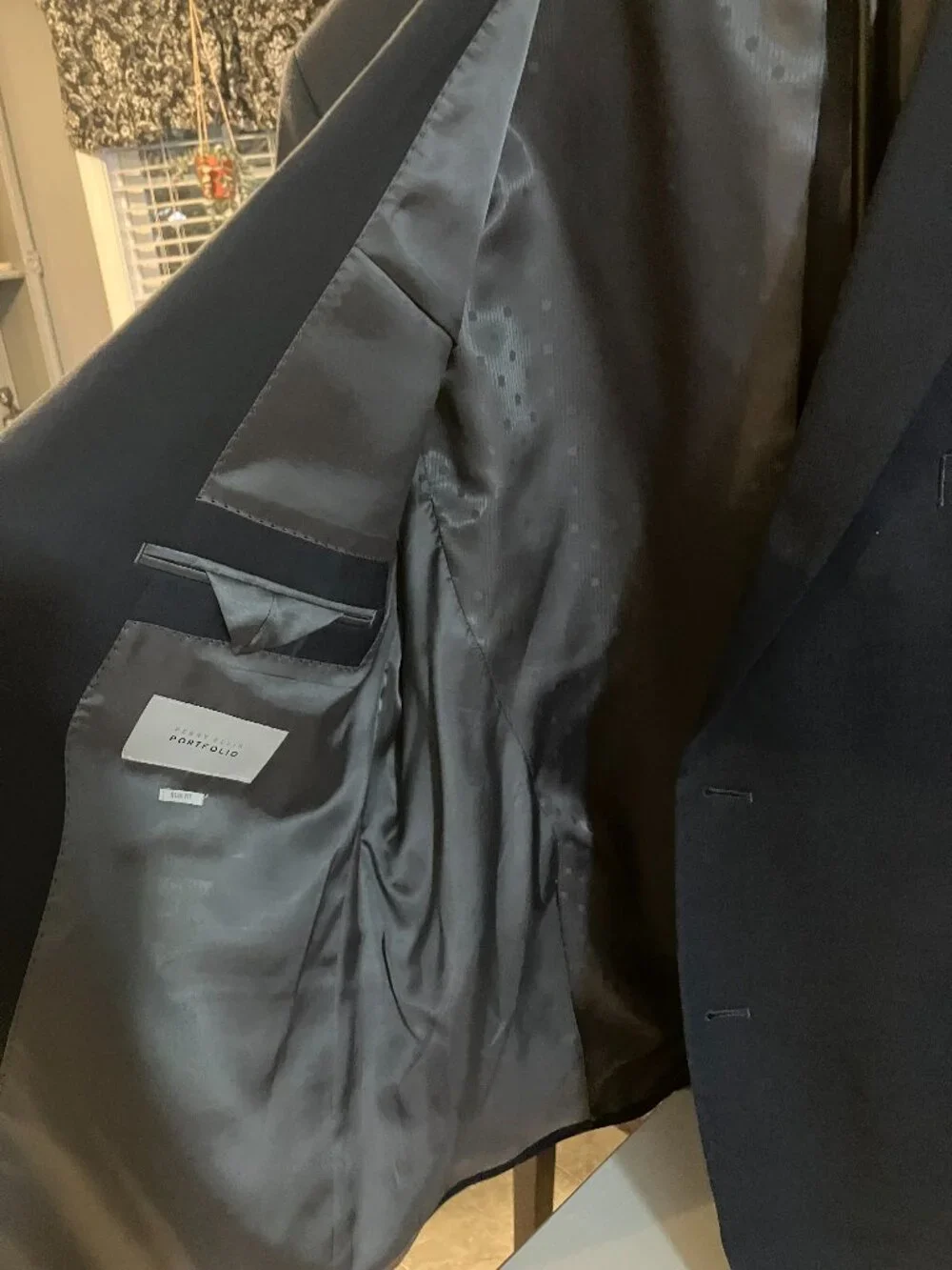 48R Perry Ellis suit